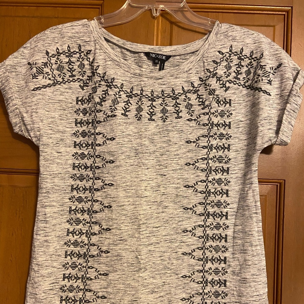 Gray blouse with dark gray design